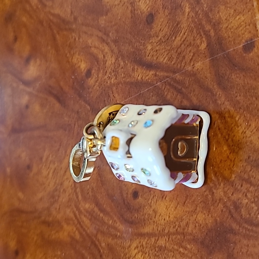 Juicy Couture limited edition 2007 gingerbread house charm